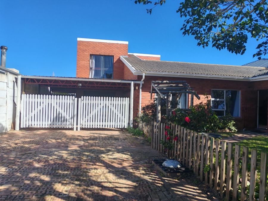 4 Bedroom Property for Sale in Boknesstrand Eastern Cape
